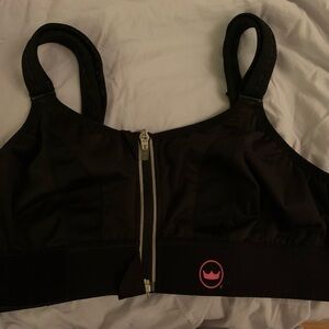 SHEFIT black adjustable sportbra for high-impact activity